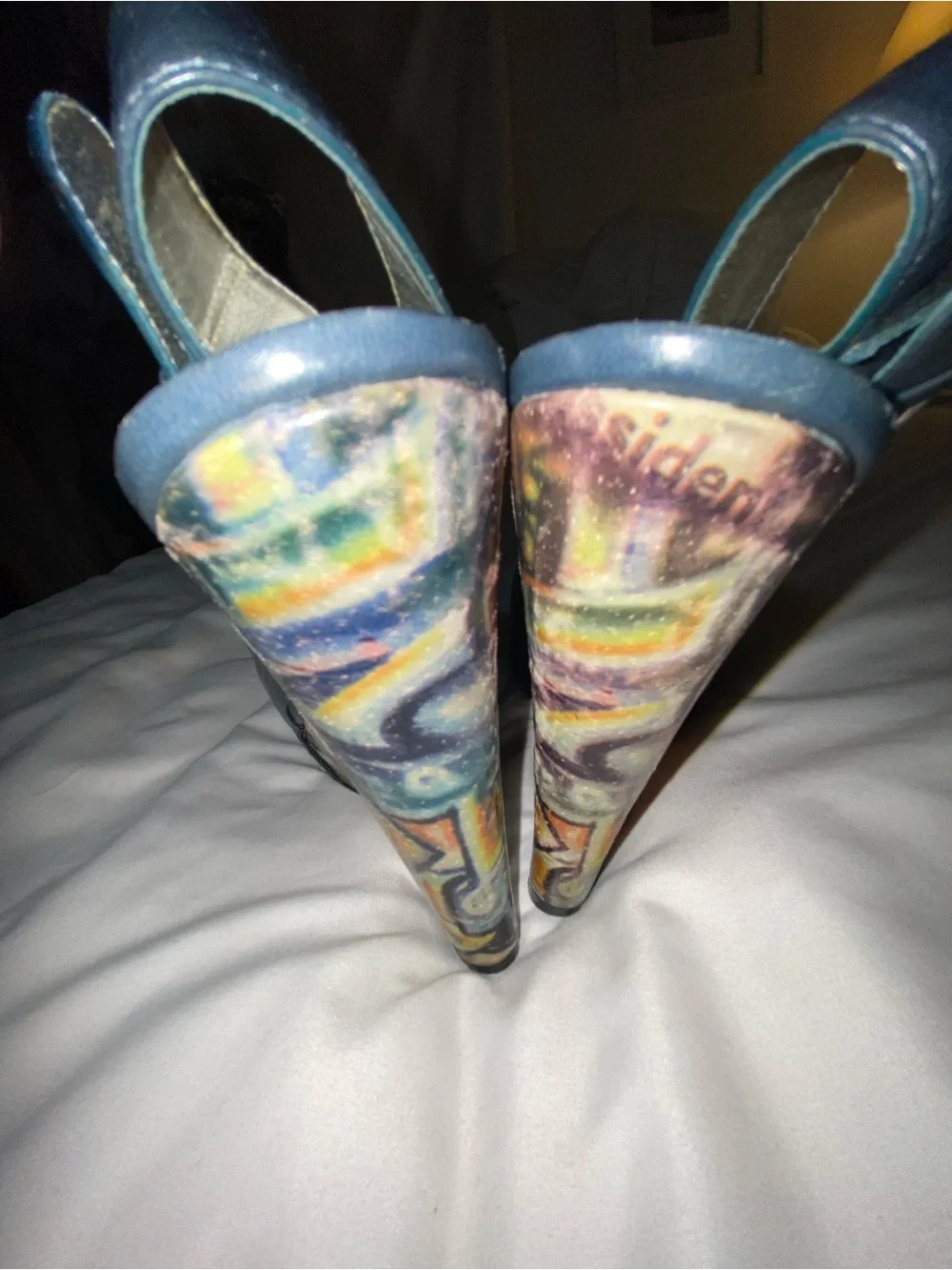 Zinc Leather Peep-Toe Wedge Sandals in Navy size 9